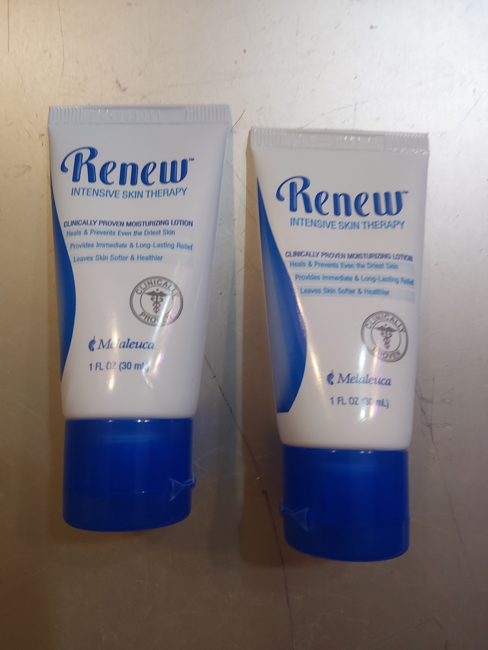 Renew Intensive Skin Therapy Moisturizer by Melaleuca — White & Blue